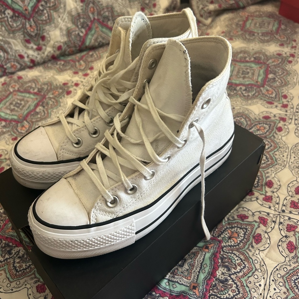 Platform White Converse Size: 5.5